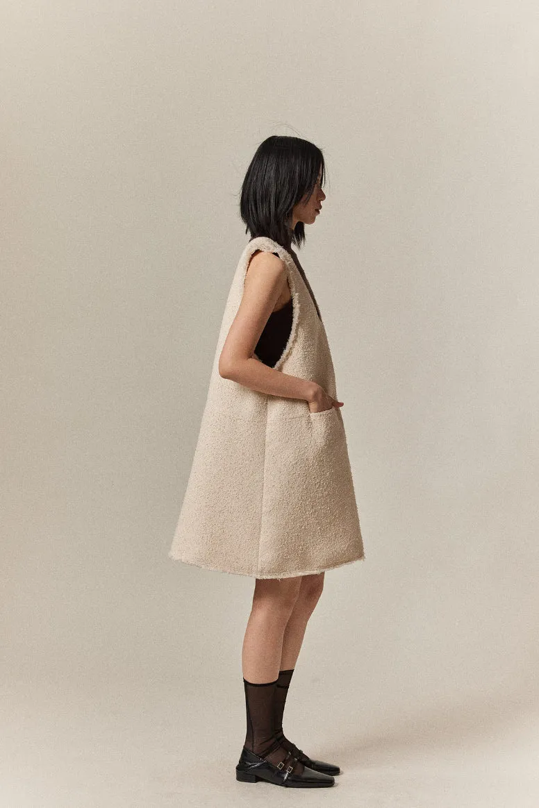 Grained U-neck raw edge vest skirt | 2 color