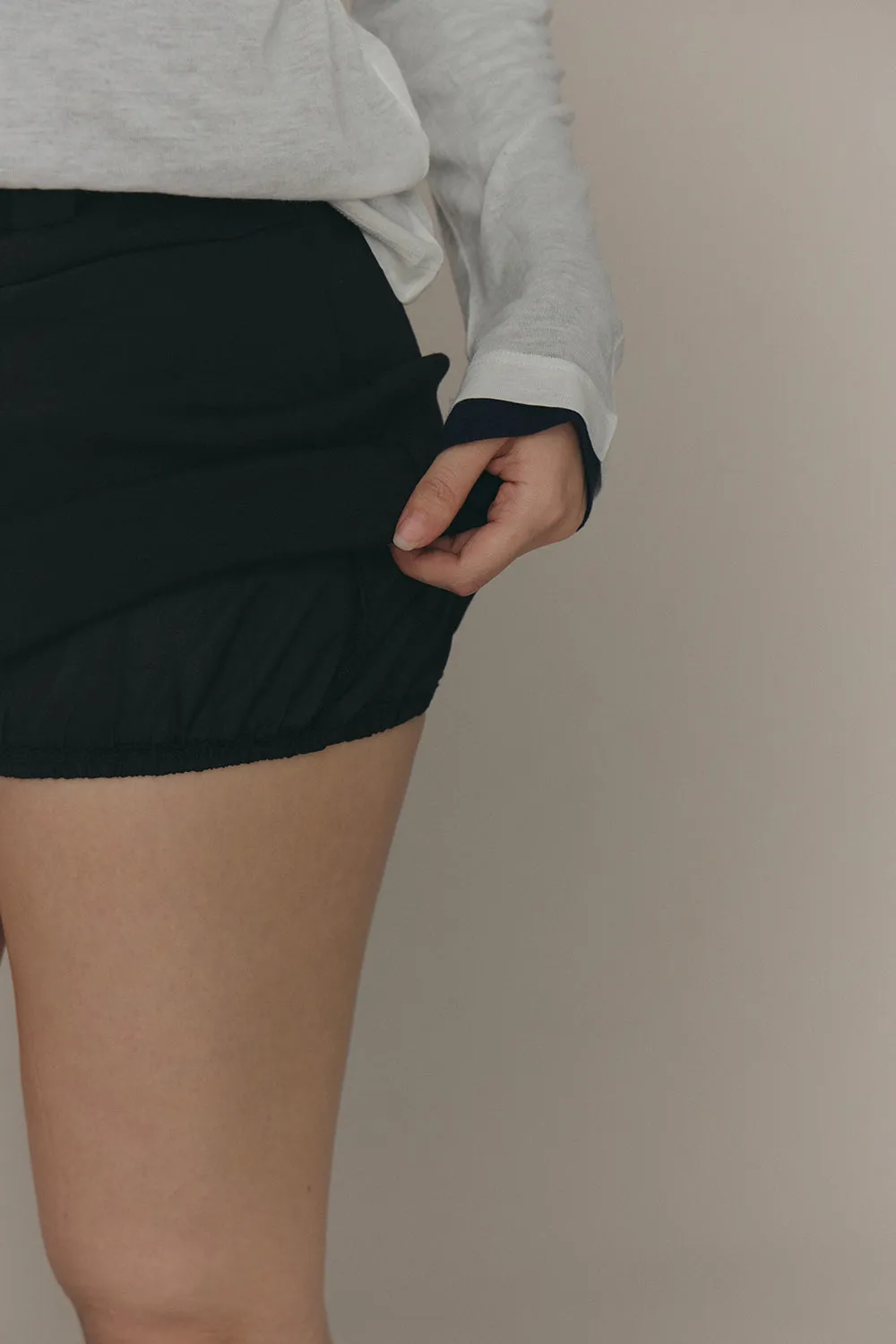 輕盈太空棉短裙（附皮帶）<br>Airy Belted Mini Skirt