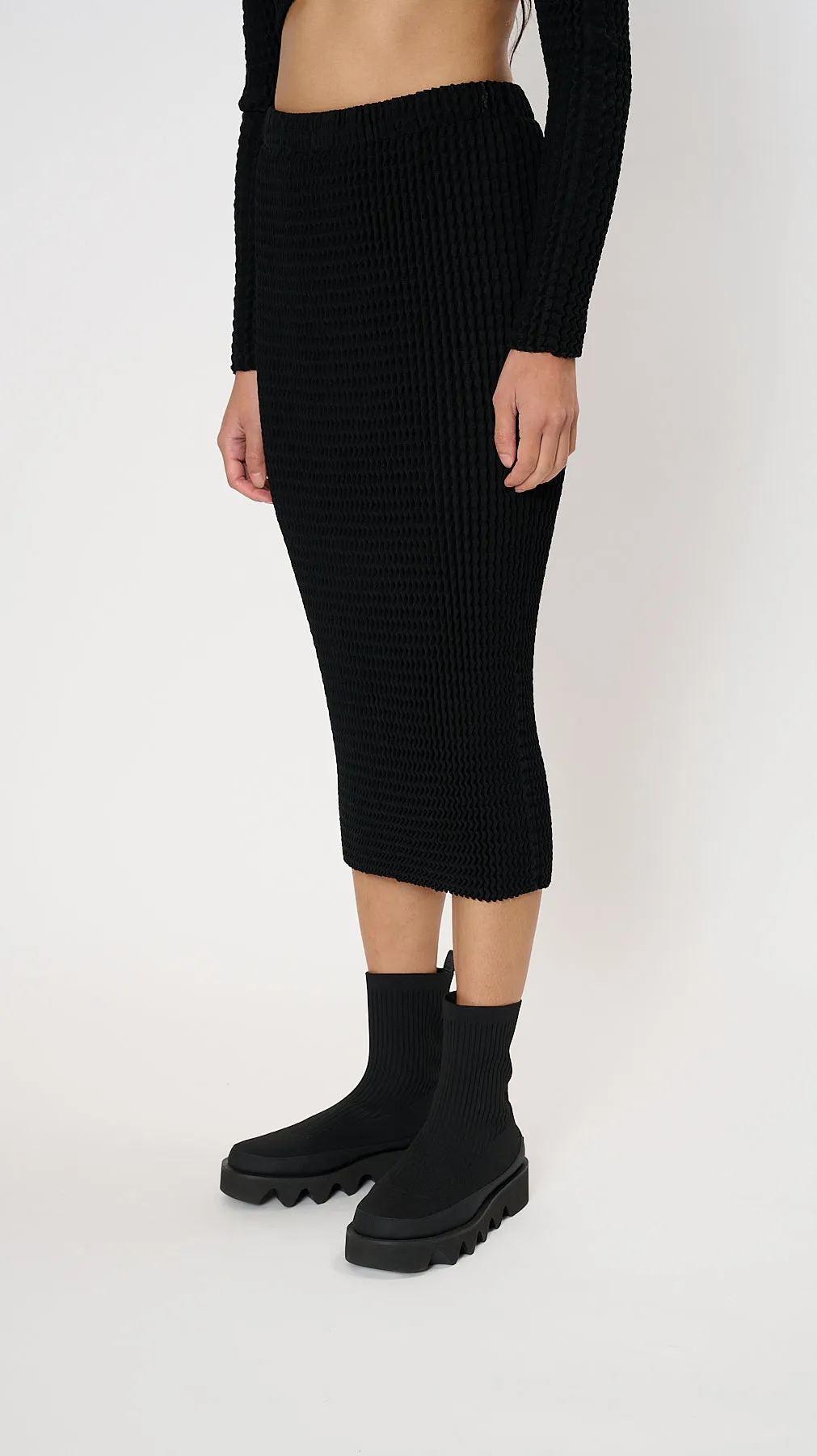 Spongy BK/WT-38 Skirt in Black